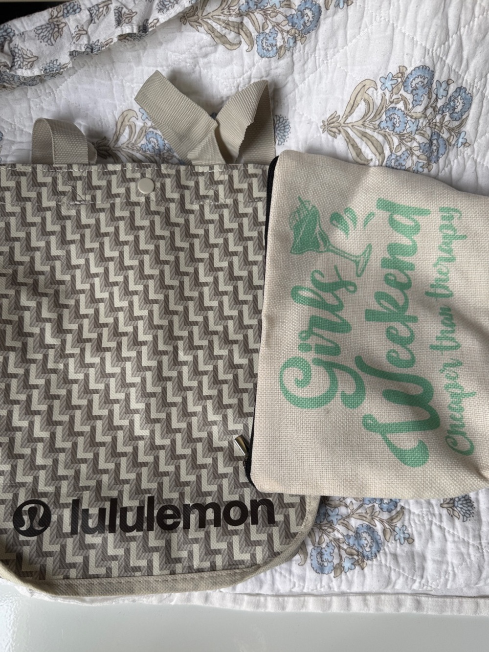 lululemon beige chevron tote with mint-accent pouch